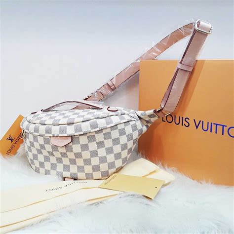 louis vuitton çanta beyaz|Louis Vuitton light up.